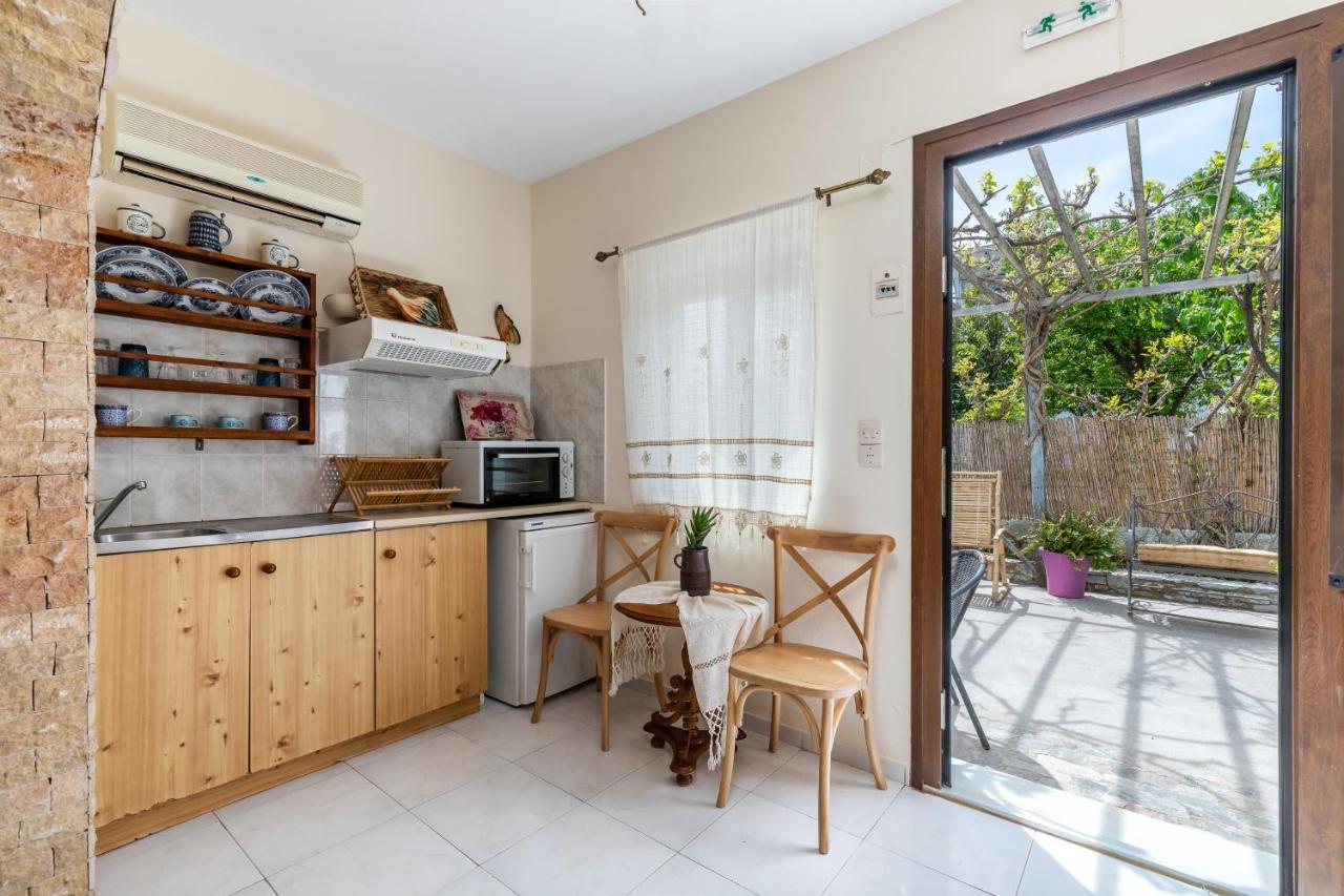 סקופלוס טאון Yianna Cottage Studios מראה חיצוני תמונה